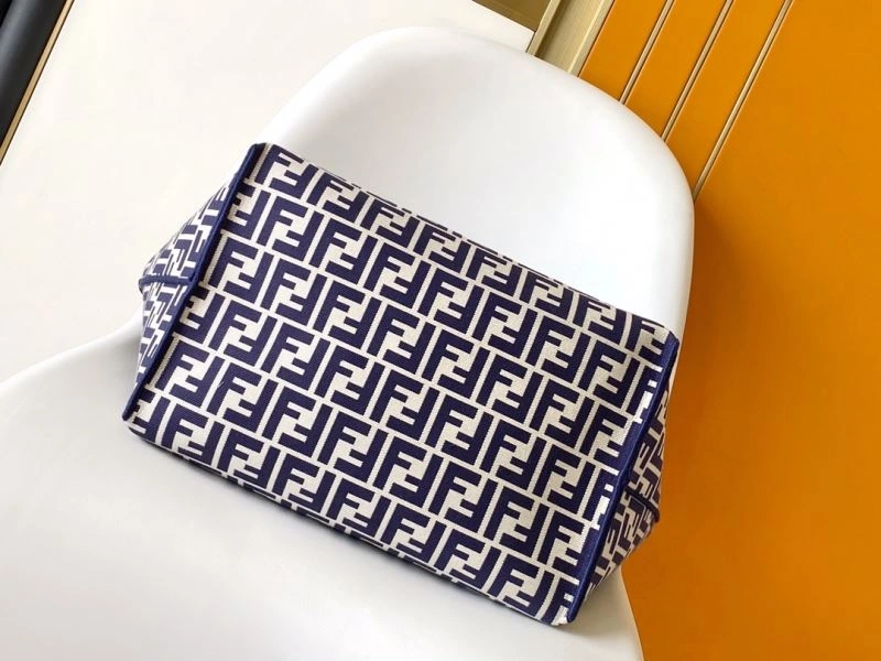 Versatile Fendi Shopping Bags 57437