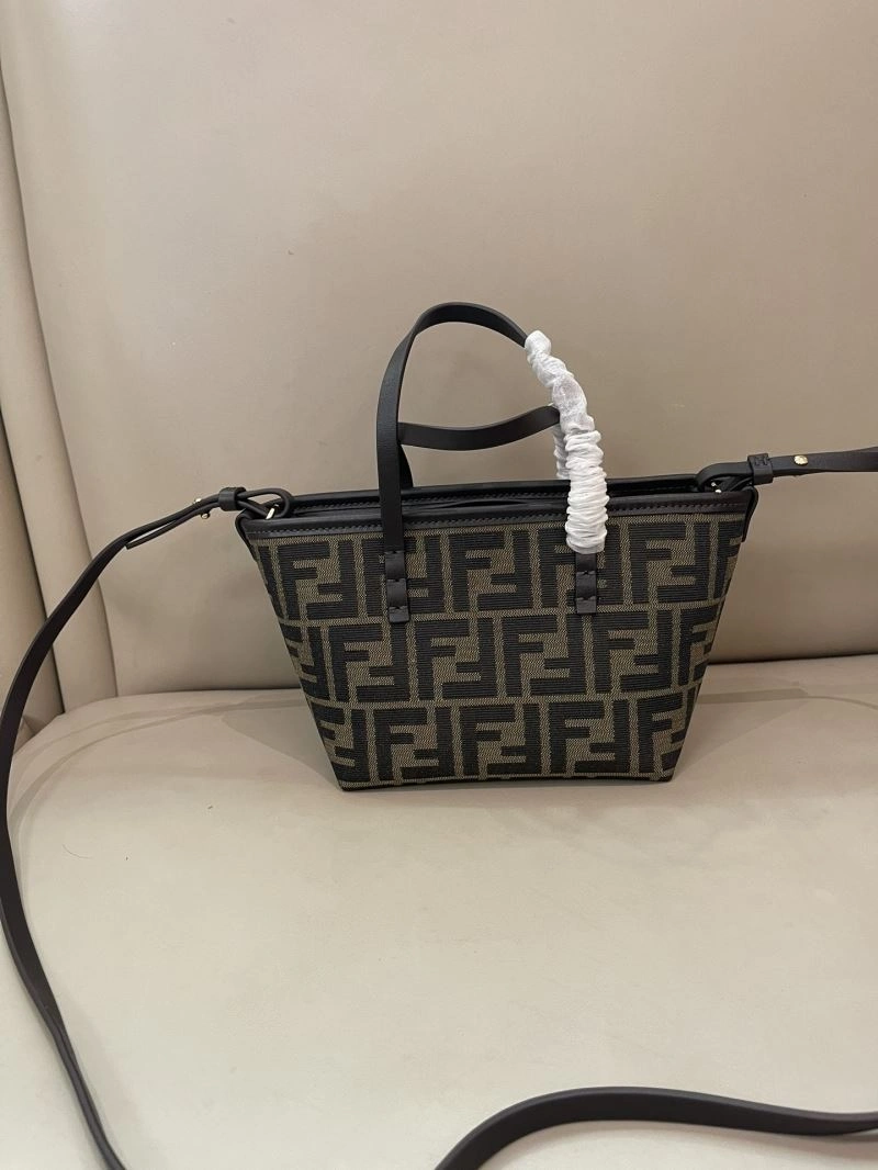 Comfortable Fendi Shopping Bags 57384