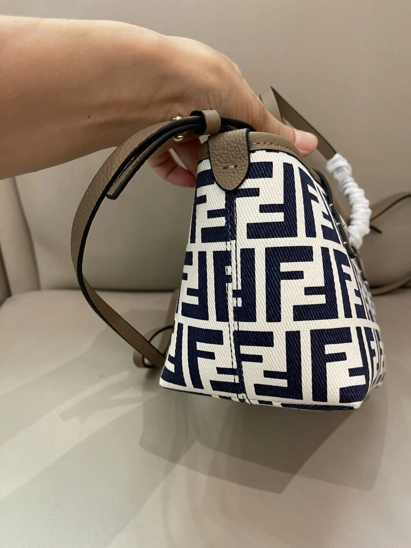 Minimalist Fendi Shopping Bags 57387