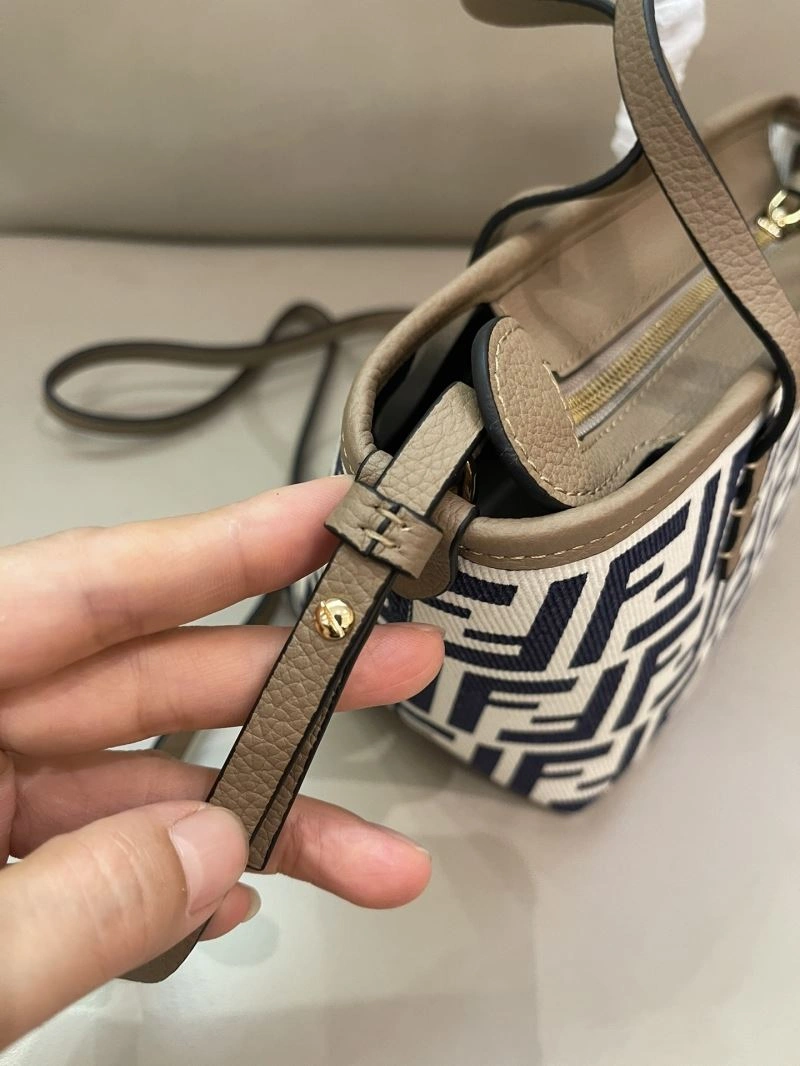 Minimalist Fendi Shopping Bags 57387