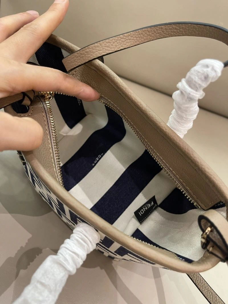 Minimalist Fendi Shopping Bags 57387