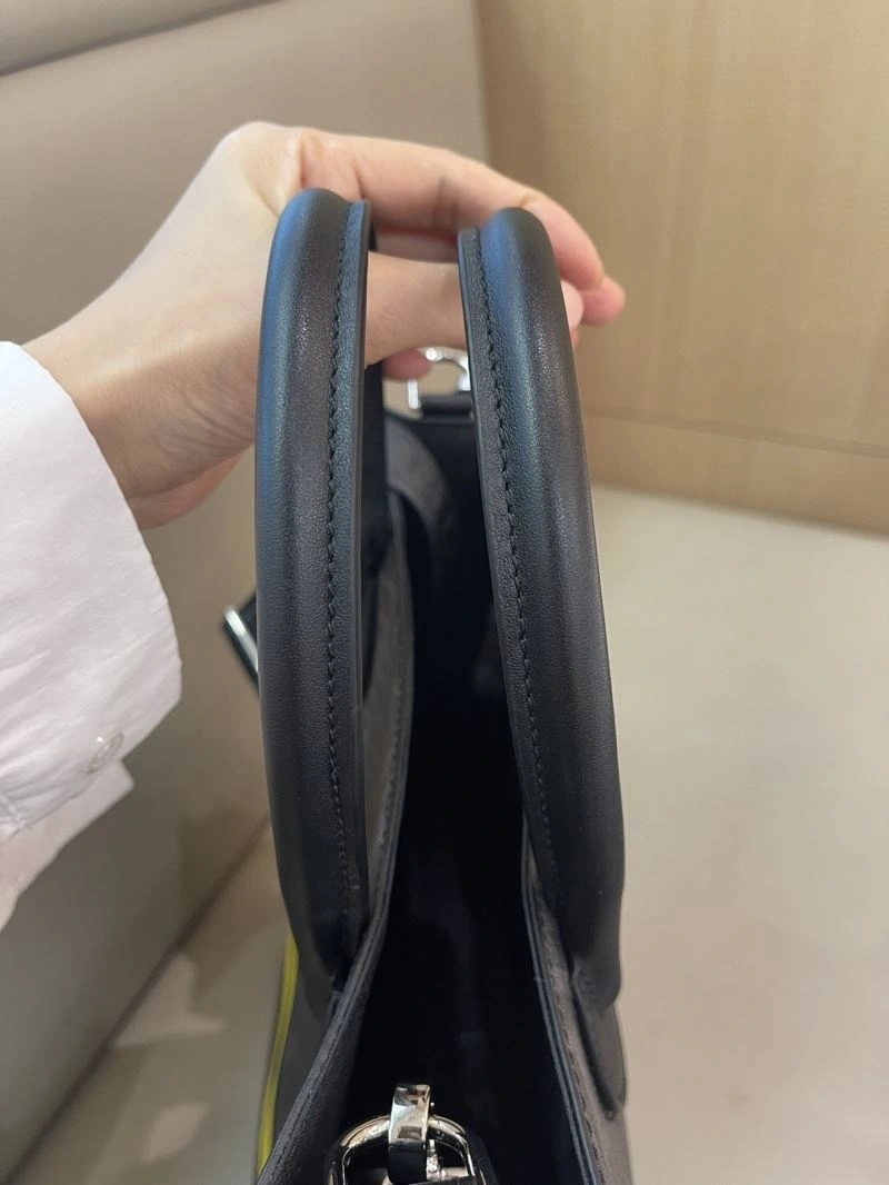 Comfortable Fendi Shopping Bags 57385