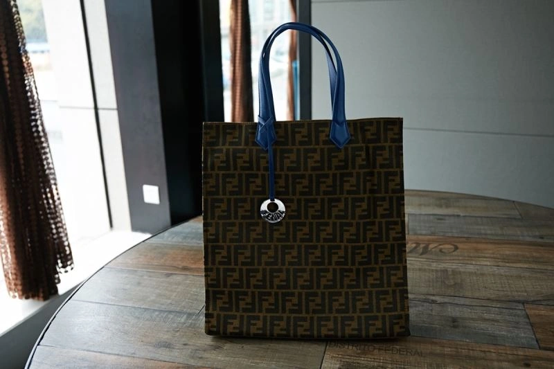 Versatile Fendi Shopping Bags 59288