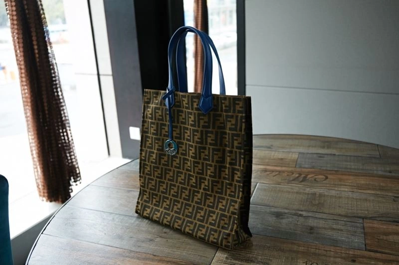 Versatile Fendi Shopping Bags 59288