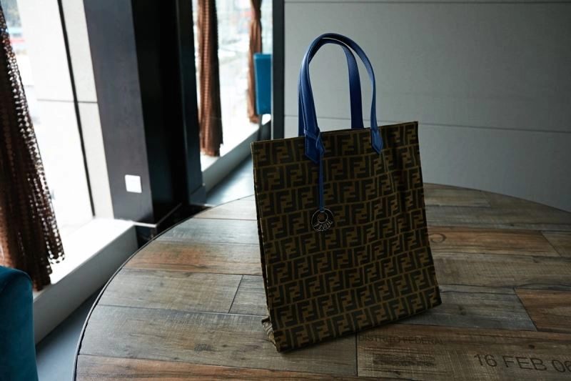 Versatile Fendi Shopping Bags 59288
