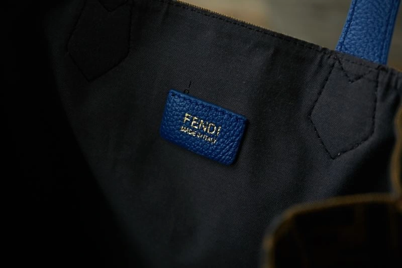 Versatile Fendi Shopping Bags 59288