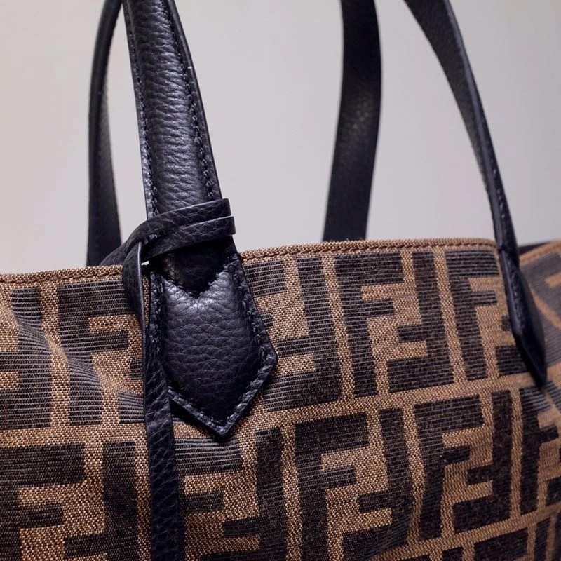 Fendi Shopping Bags Lightweight 59292