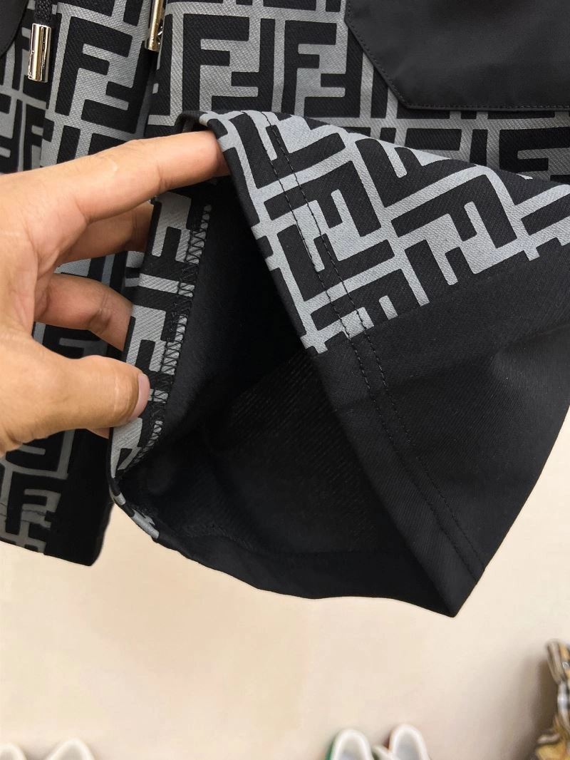 Fendi Short Pants ZipUp 122596