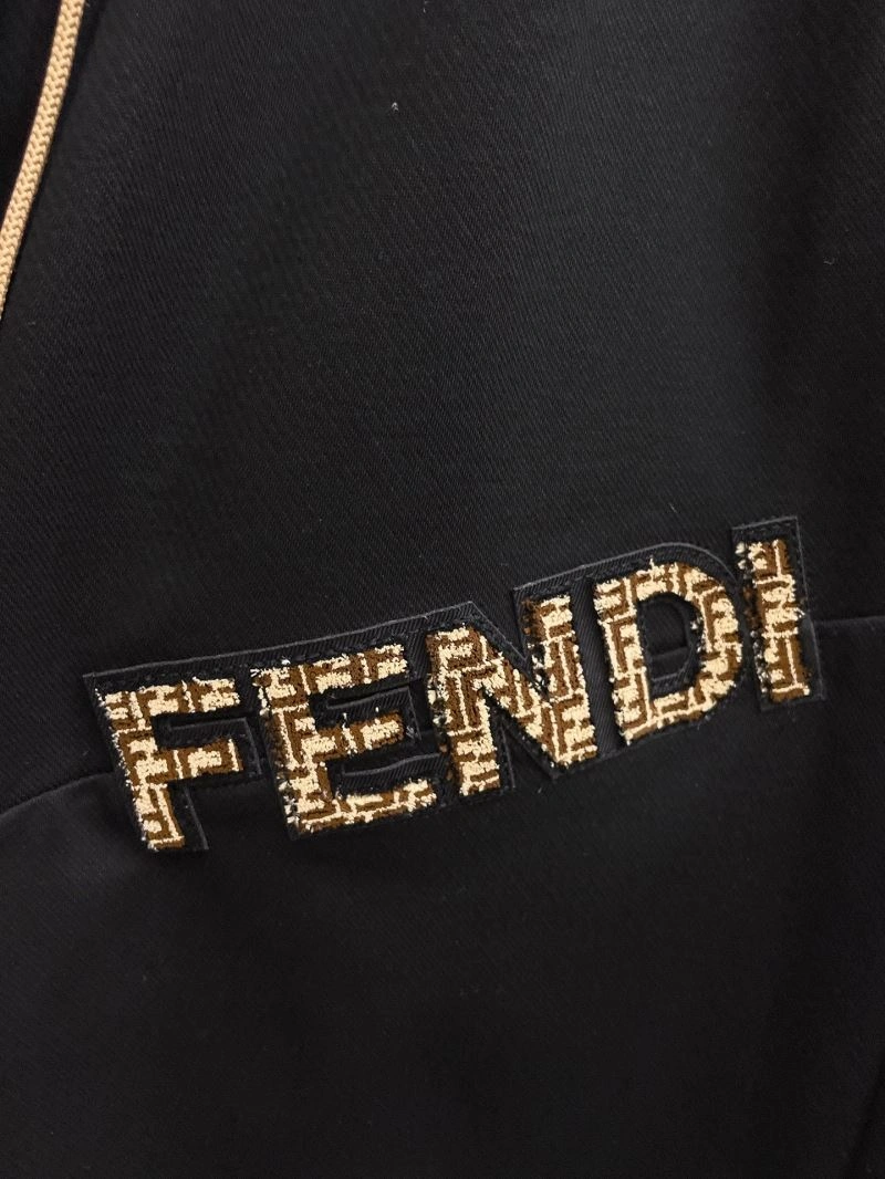 Sleek Fendi Short Pants 122601