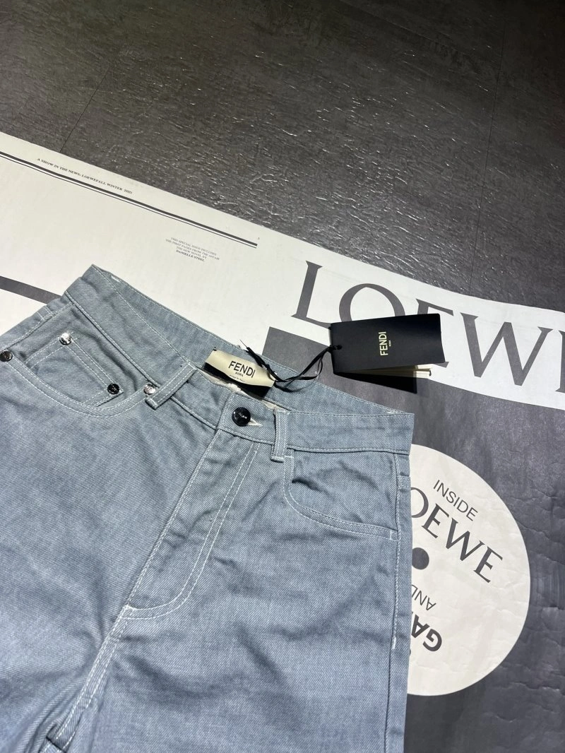 Trendsetting Fendi Short Pants 120767