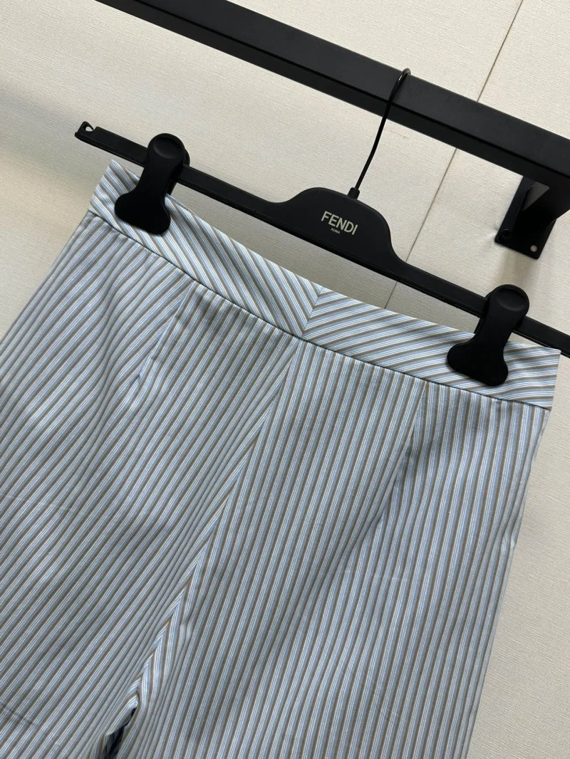Effortless Fendi Short Pants 120456