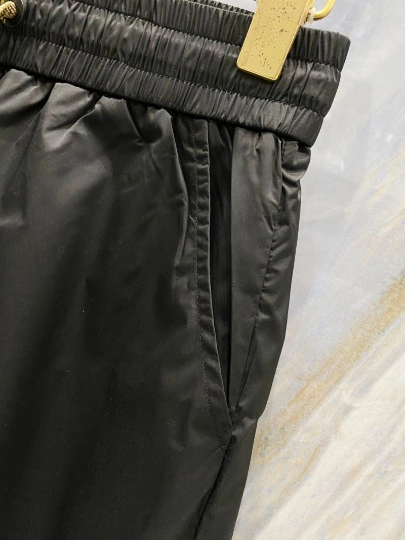 Stylish Fendi Short Pants 122085