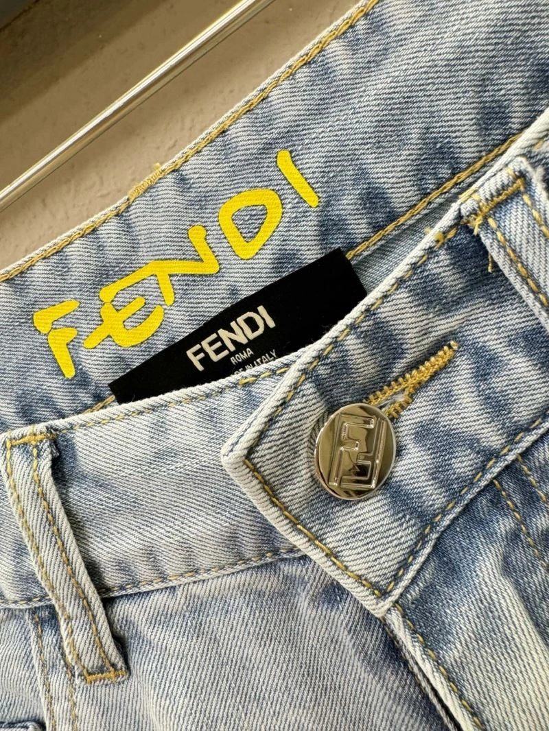 Supportive Fendi Short Pants 121505