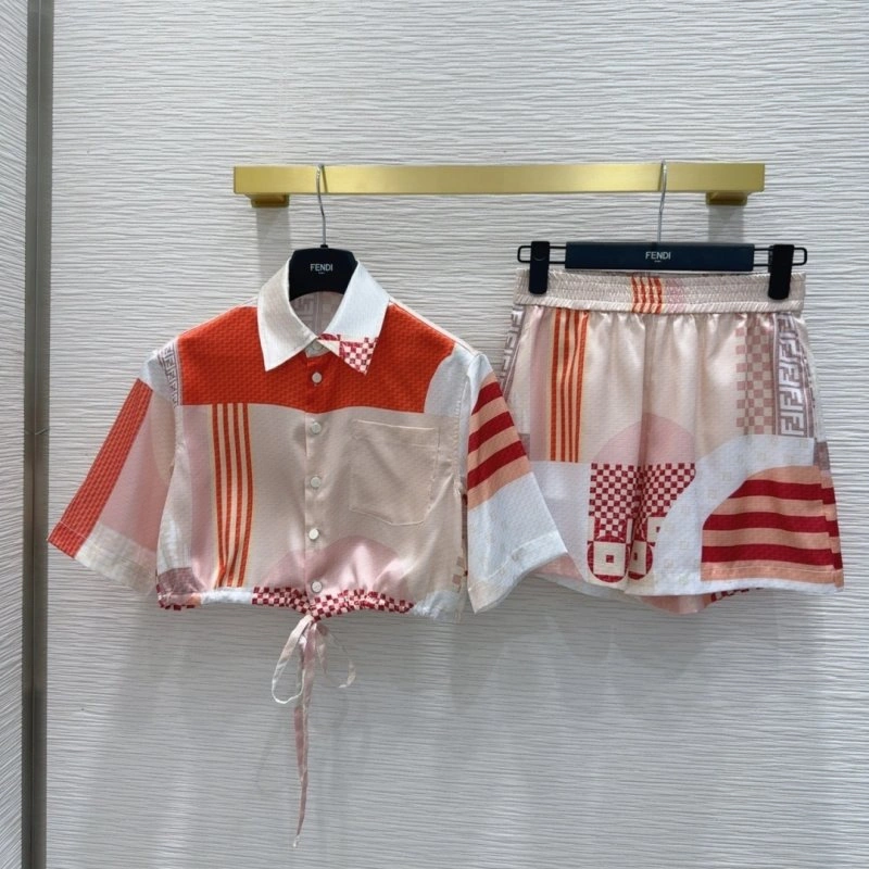Comfortable Fendi Short Suits 120761