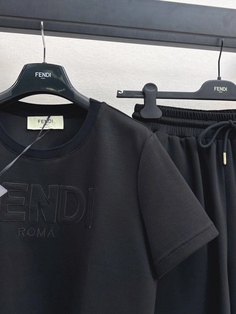 Popular Fendi Short Suits 120445