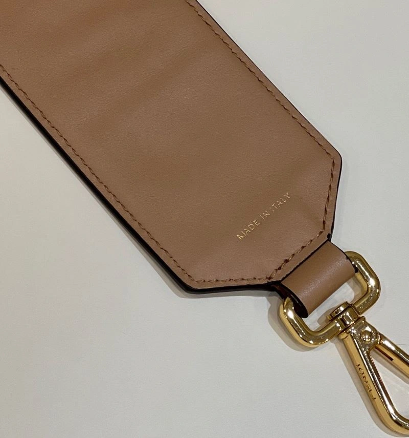 Fendi Shoulder Straps ZipUp 57412