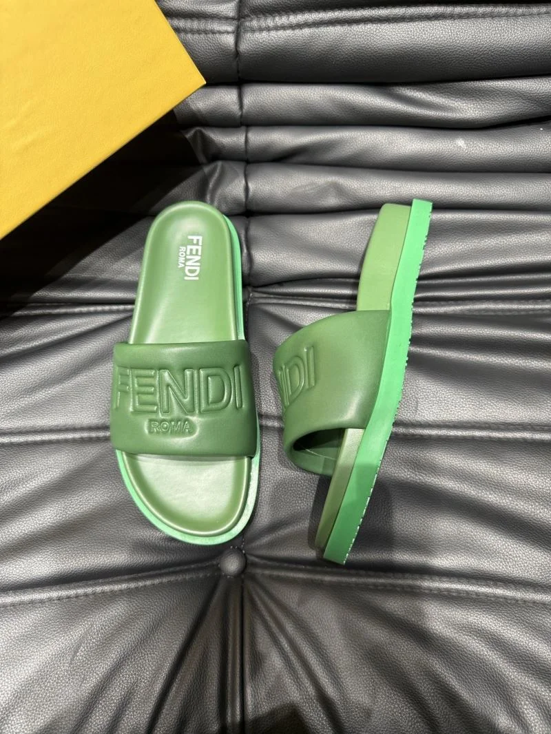 Cozy Fendi Slippers 23198