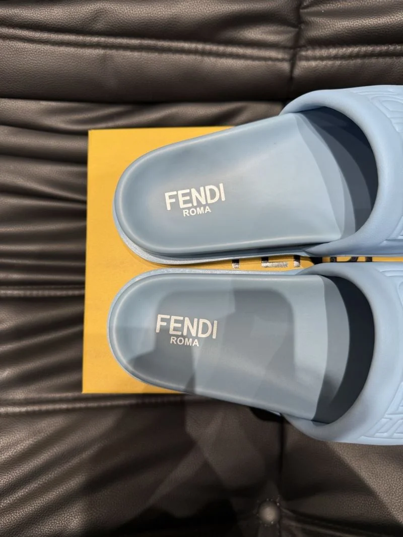 Fendi Slippers Flexible 23193