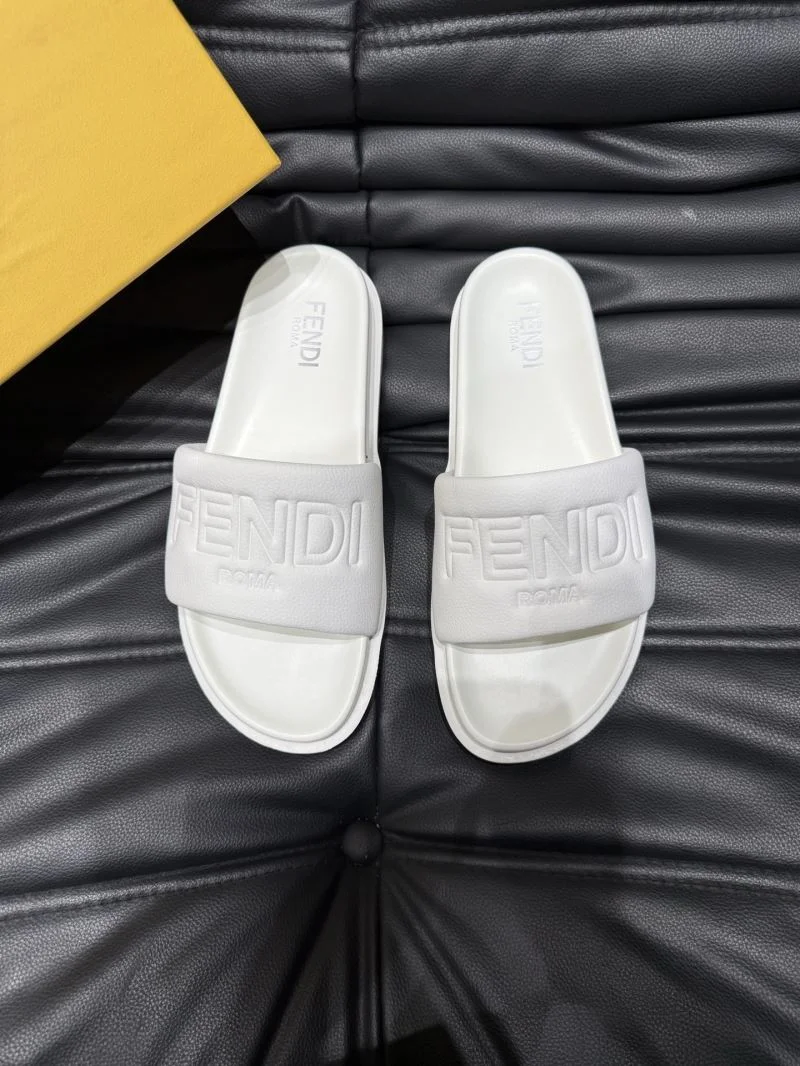 Fendi Slippers Elegant 23187