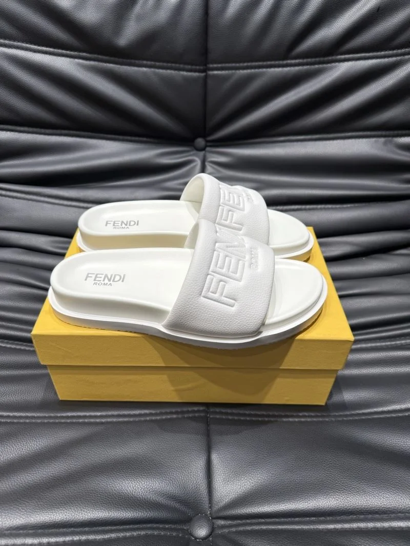 Fendi Slippers Elegant 23187