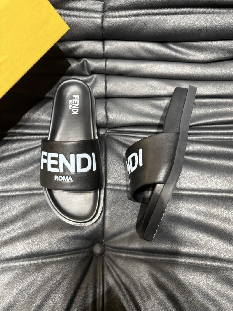 Fendi Slippers WellDesigned 23183