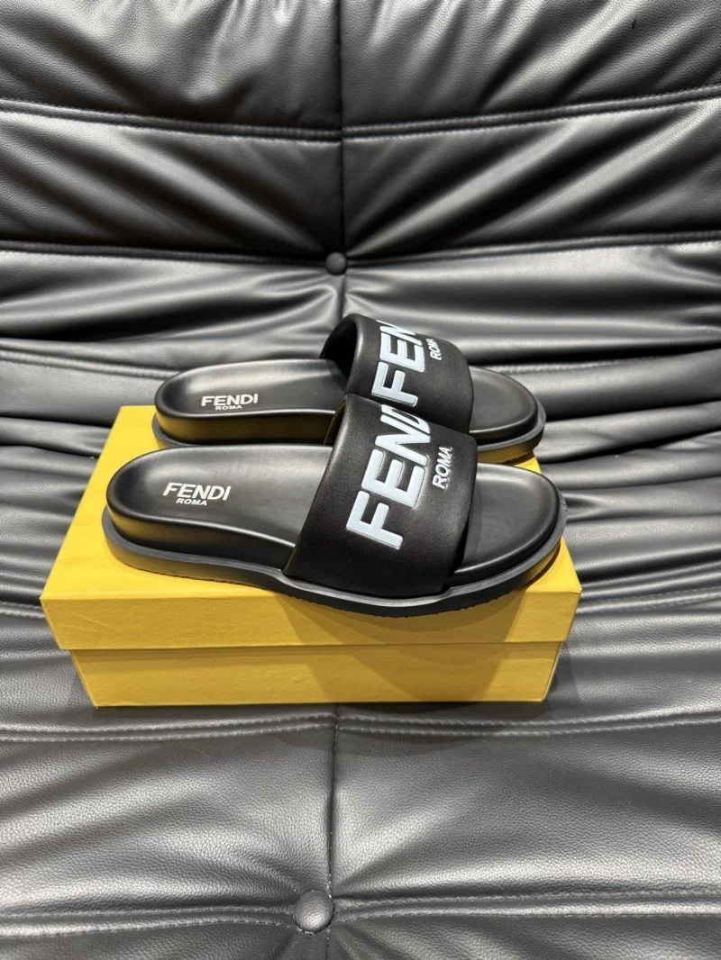 Fendi Slippers WellDesigned 23183
