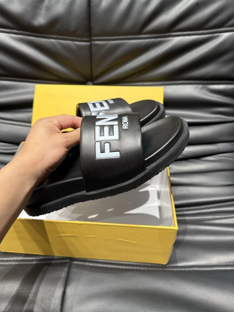 Fendi Slippers WellDesigned 23183