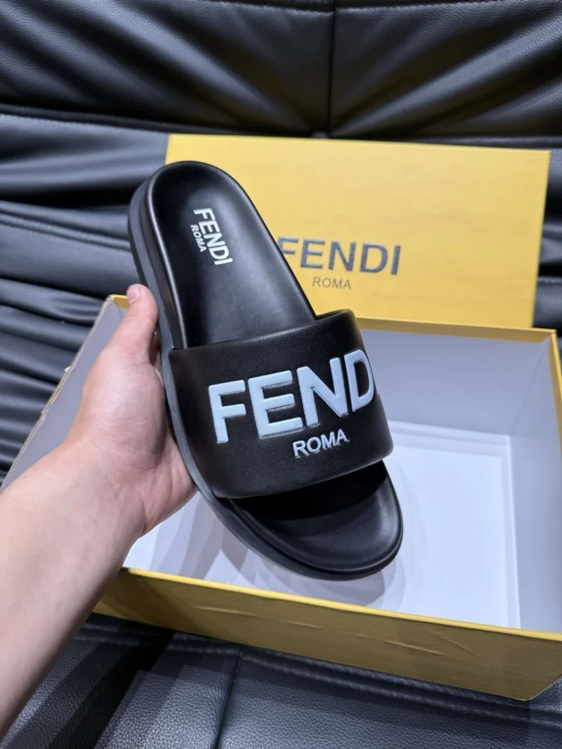 Fendi Slippers WellDesigned 23183
