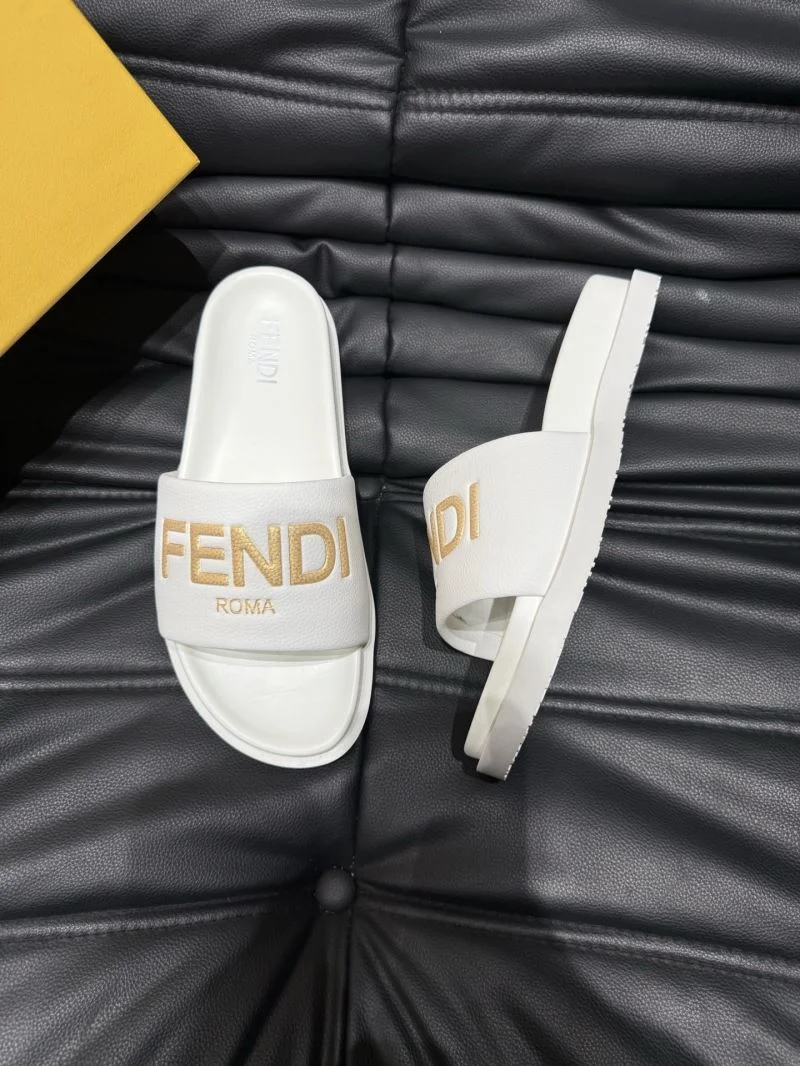 Effortless Fendi Slippers 23178