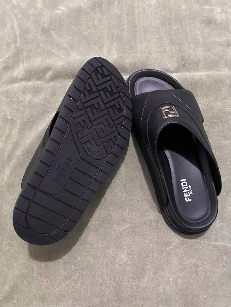 Fendi Slippers Effortless 23512