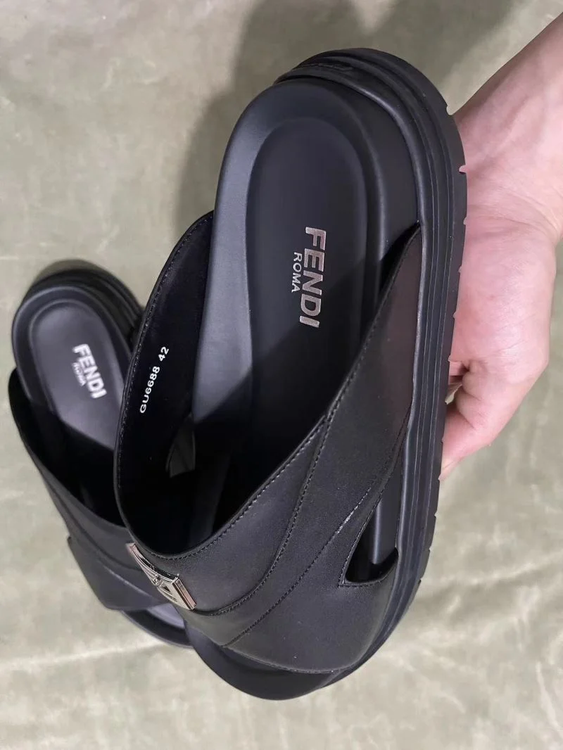 Fendi Slippers Effortless 23512