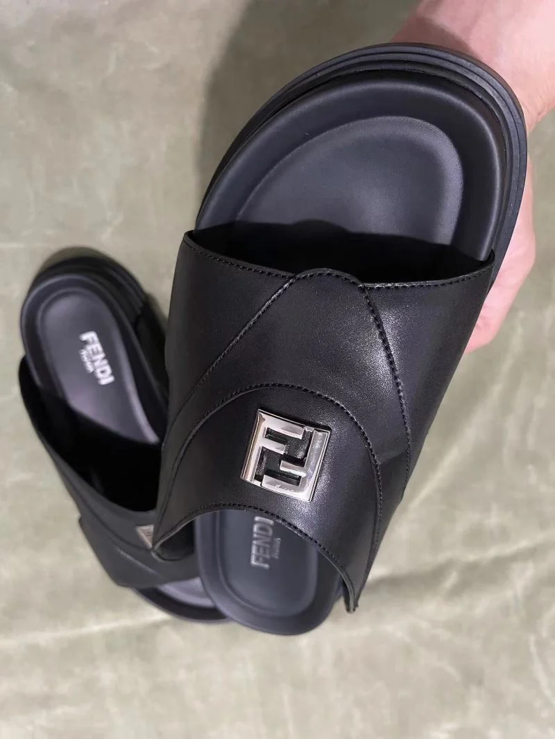 Fendi Slippers Effortless 23512