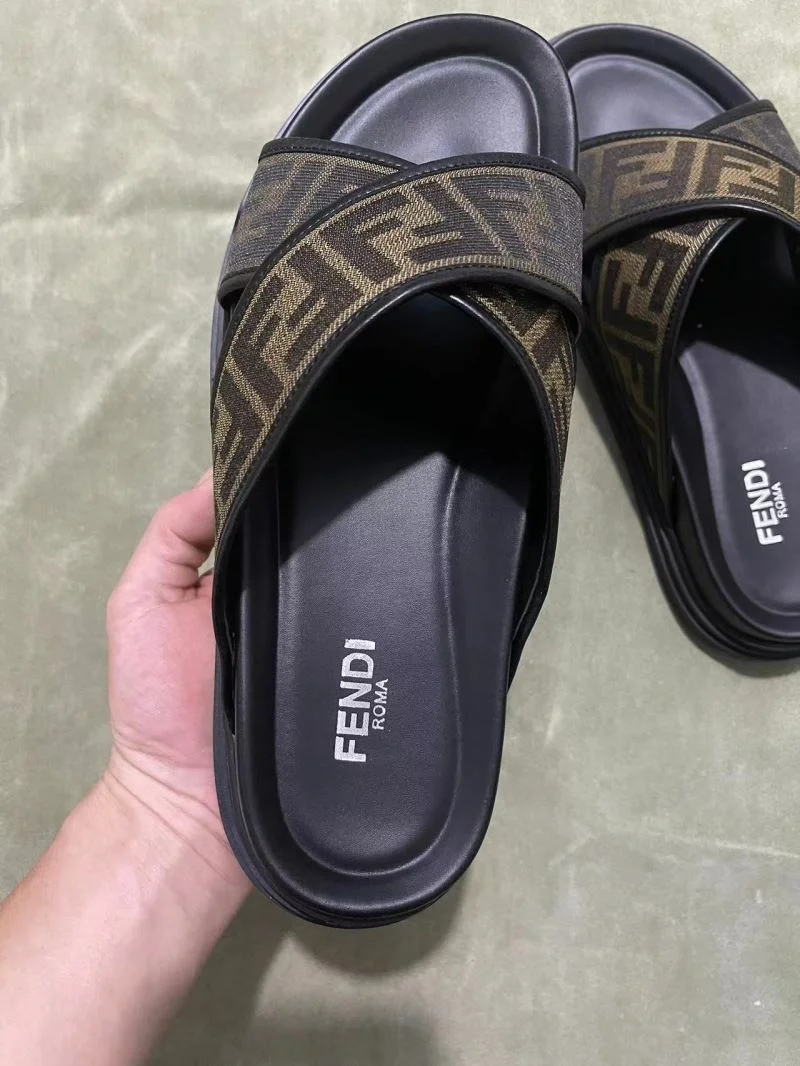 Fendi Slippers Breathable 23508