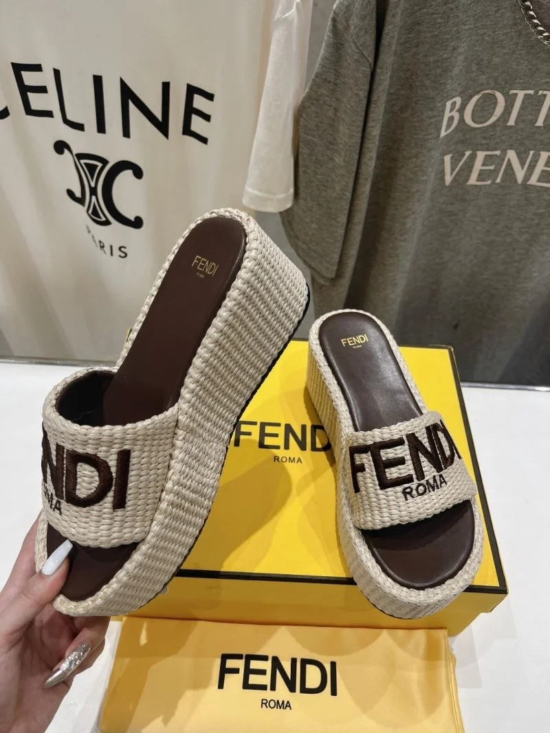 NewStyle Fendi Slippers 23500