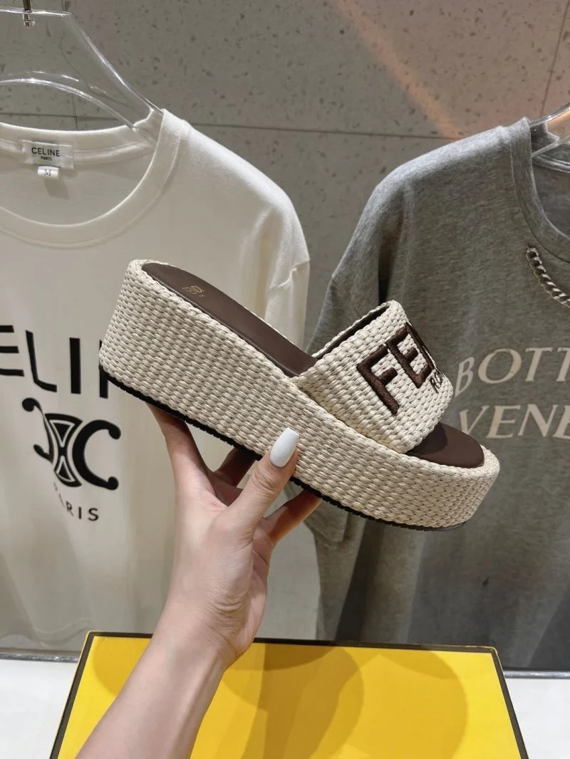 NewStyle Fendi Slippers 23500