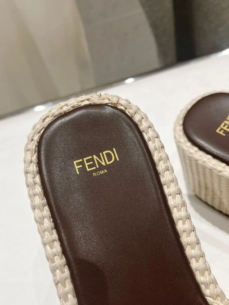 NewStyle Fendi Slippers 23500