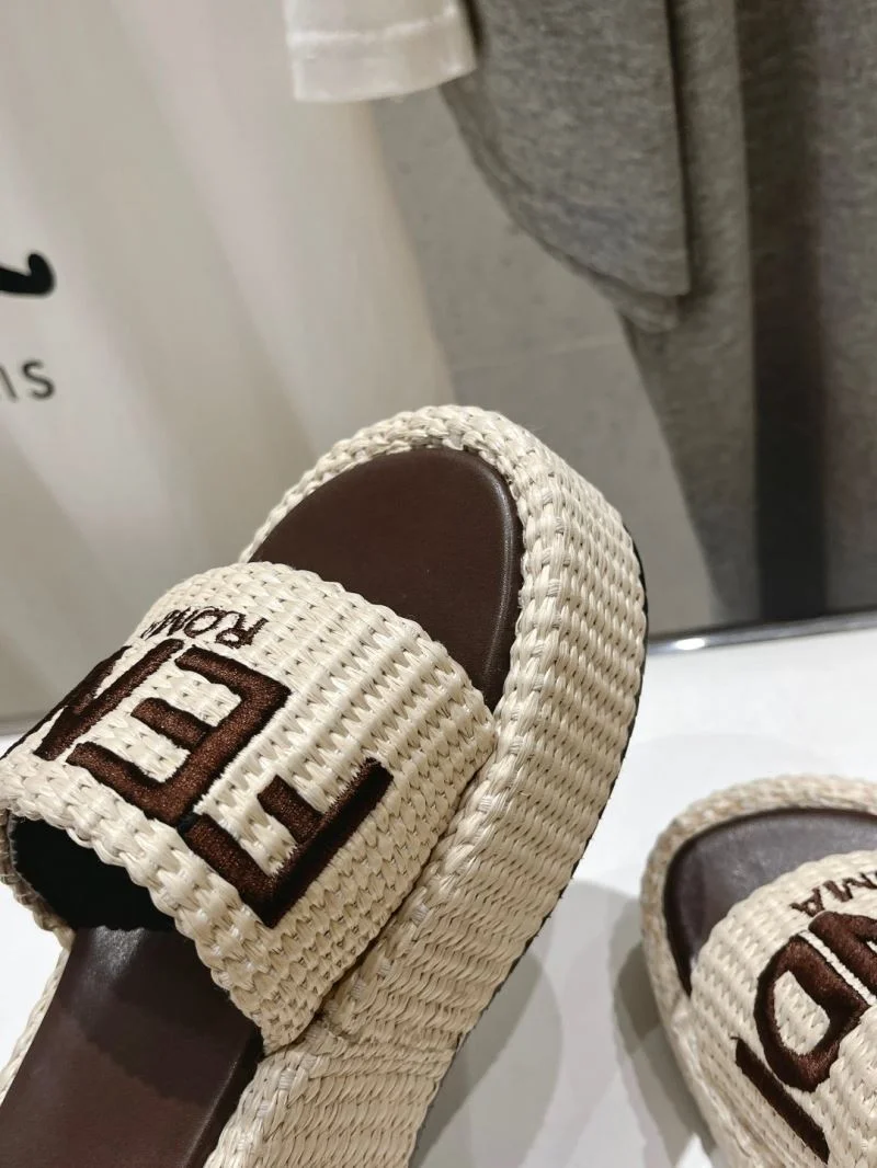 NewStyle Fendi Slippers 23500