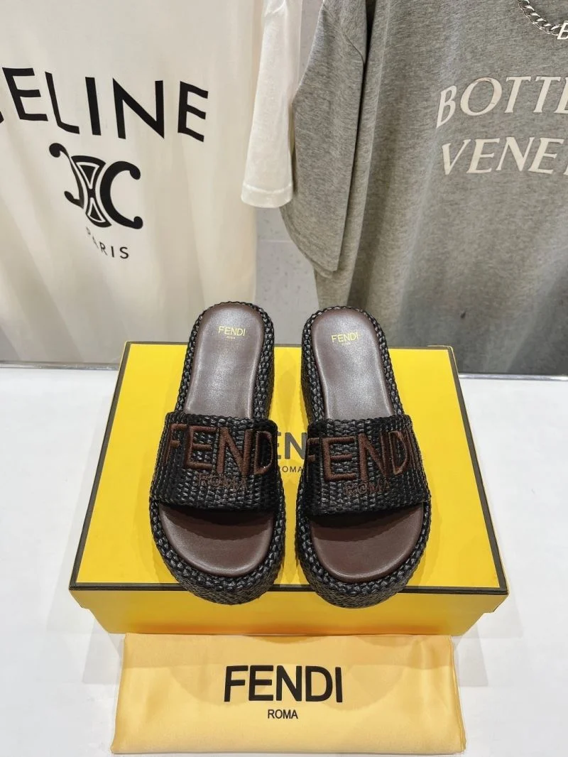 Fendi Slippers Snug 23507