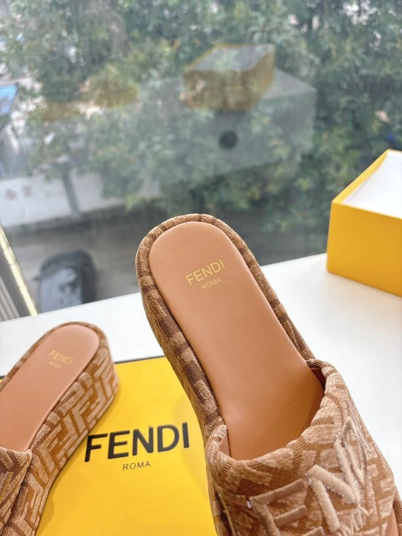 AllSeason Fendi Slippers 23399