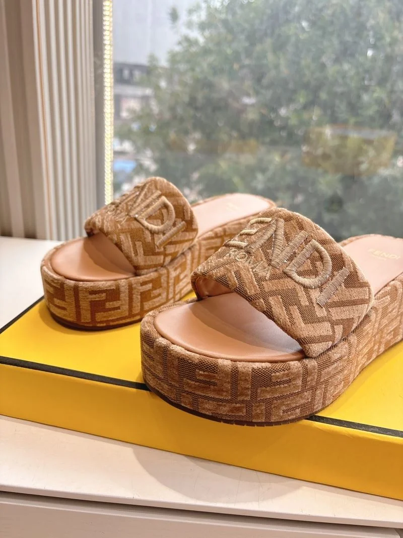 AllSeason Fendi Slippers 23399
