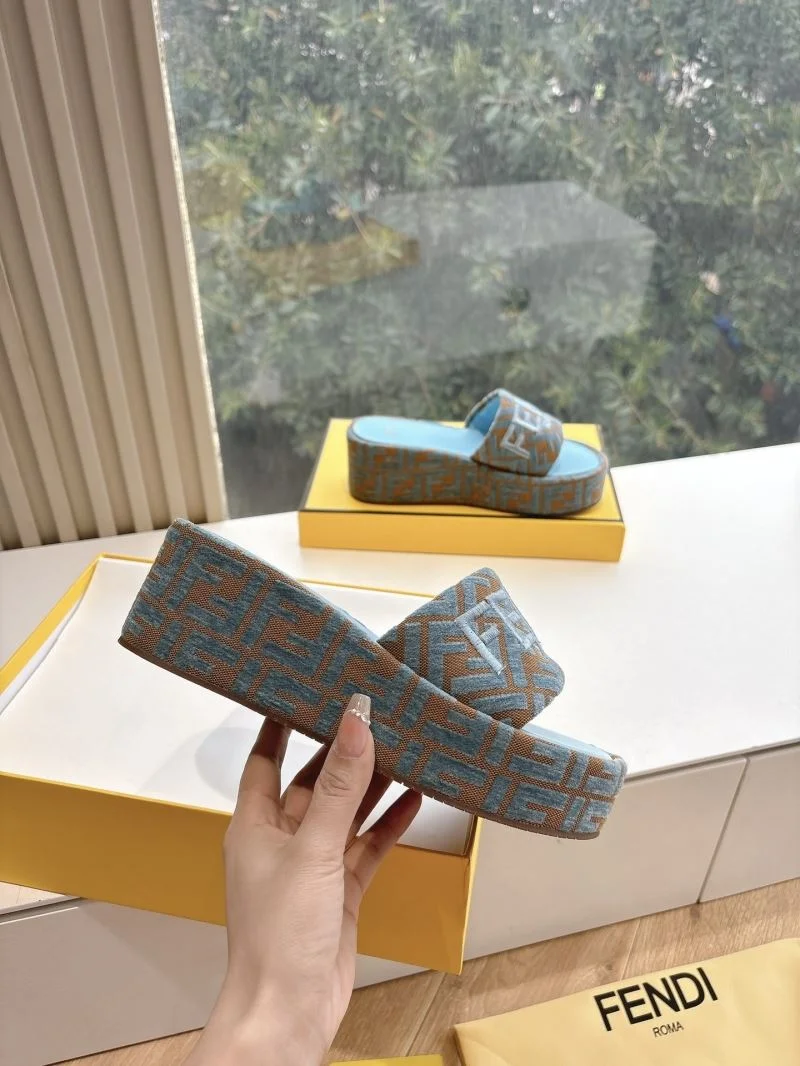 Casual Fendi Slippers 23391