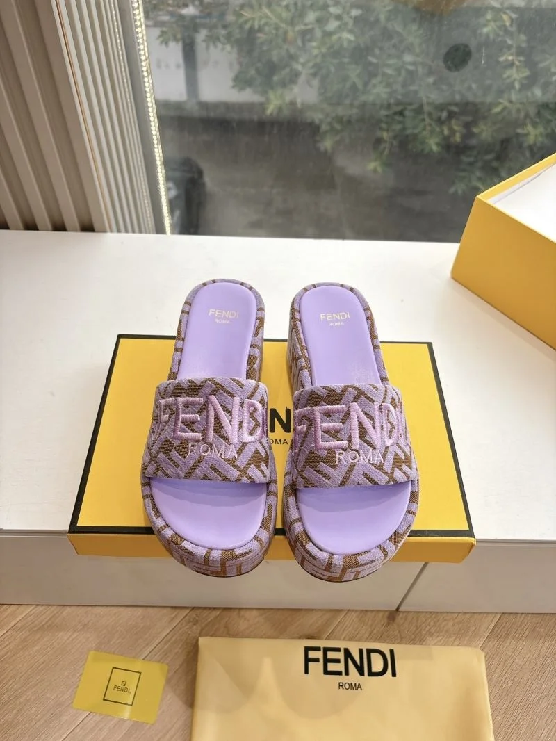 Effortless Fendi Slippers 23390