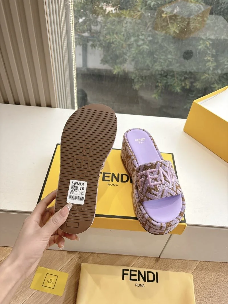 Effortless Fendi Slippers 23390