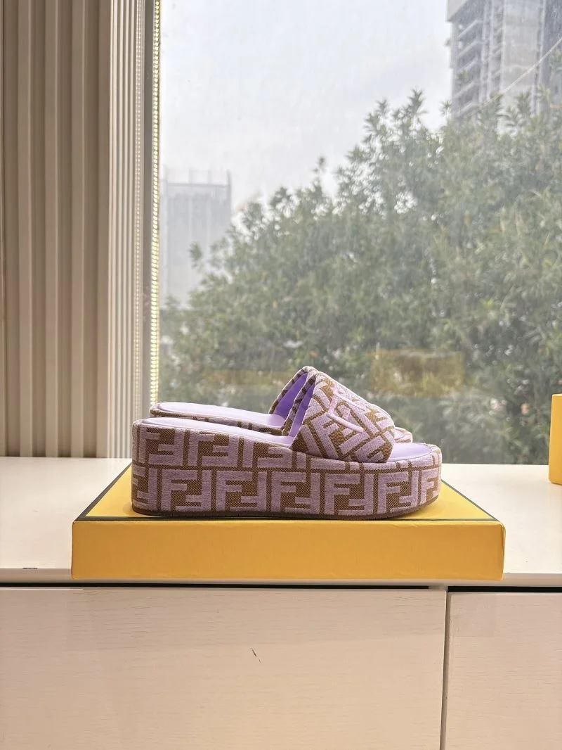Effortless Fendi Slippers 23390