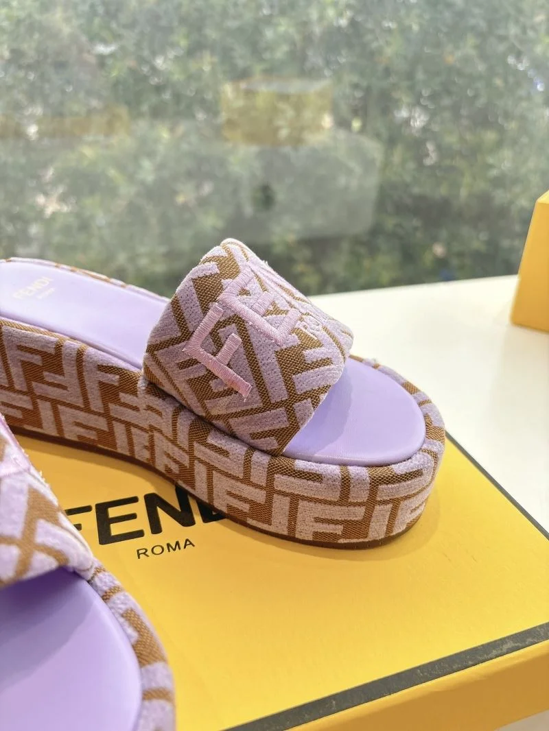 Effortless Fendi Slippers 23390
