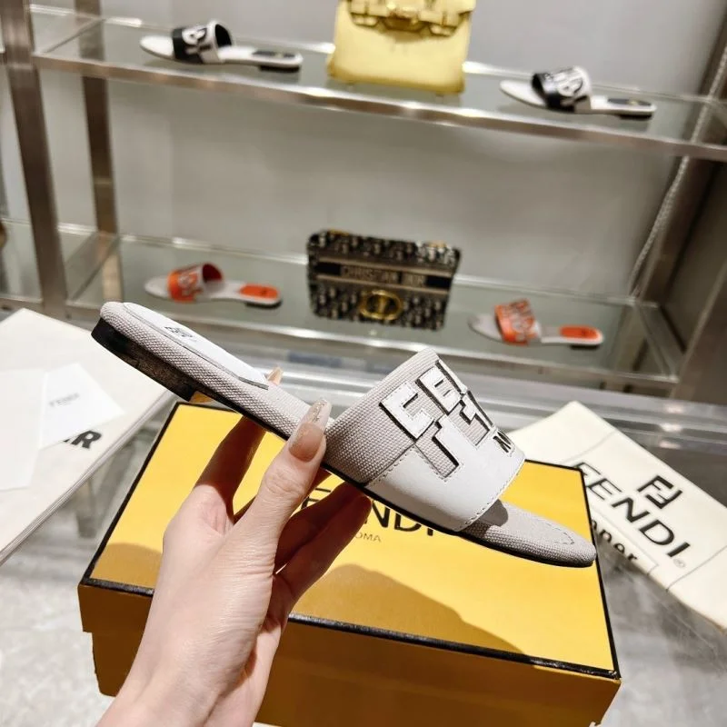 Fendi Slippers Durable 23385