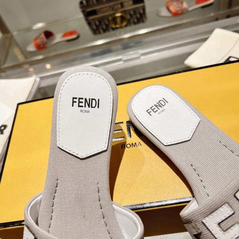 Fendi Slippers Durable 23385