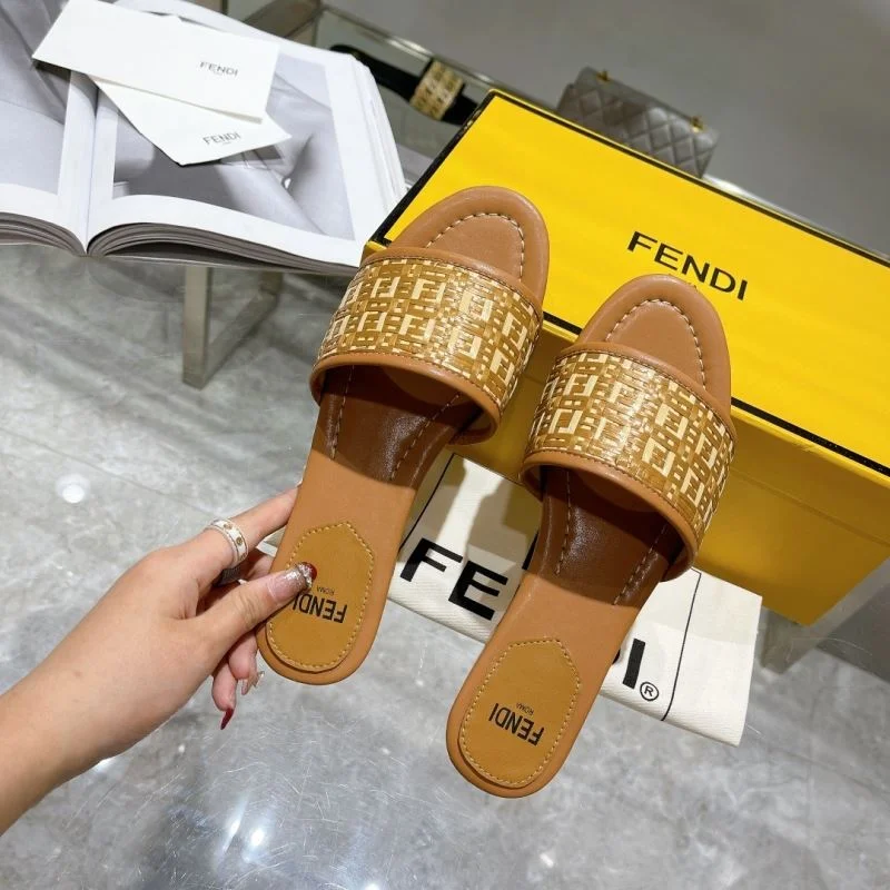 Fendi Slippers Comfortable 23372