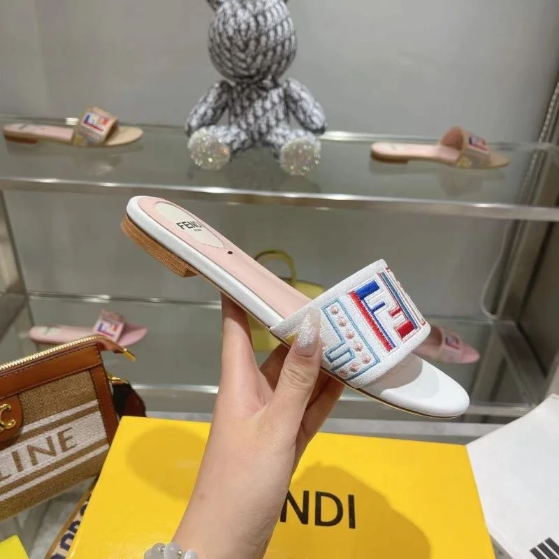 Fendi Slippers UrbanStyle 23371
