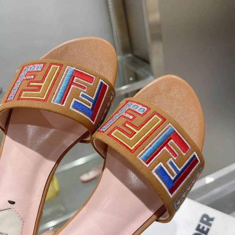 Fendi Slippers Casual 23373